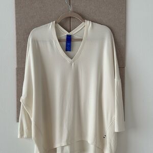 Kit and Ace soft off white top